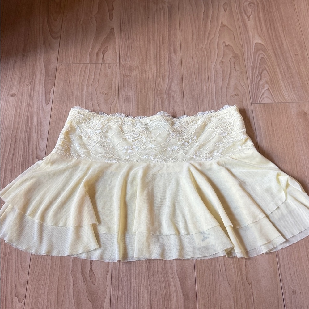 I.AM.GIA Pale Yellow Lace & Mesh Ruffle Mini Skirt - Picture 3 of 3
